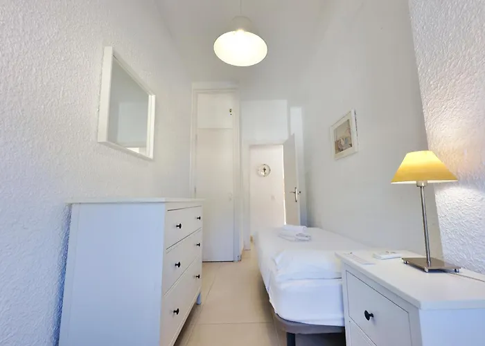 Skol 933 Fantastic Two Bedrooms On The 9th Floor With Amazing Sea Views *