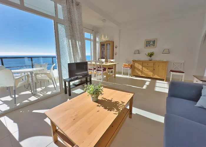 Skol 933 Fantastic Two Bedrooms On The 9th Floor With Amazing Sea Views
