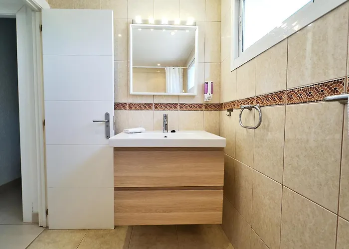 Skol 933 Fantastic Two Bedrooms On The 9th Floor With Amazing Sea Views